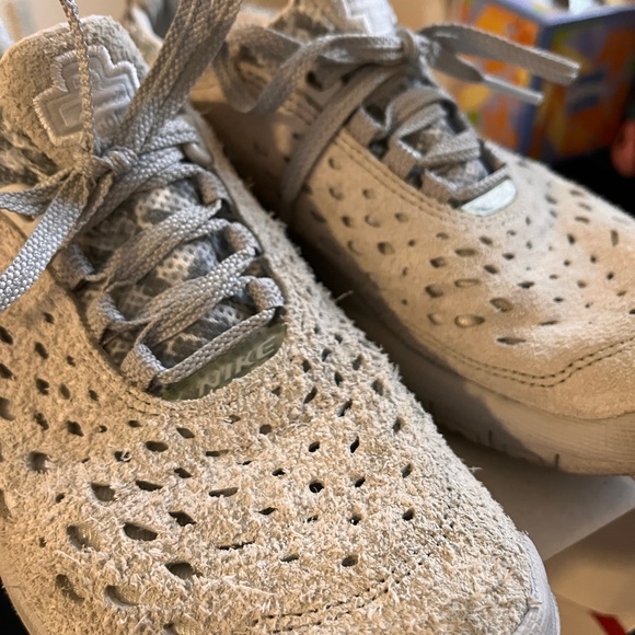 Nike Free Run Trail Textured Neutral Grey Suede Sz M 6 / W 7.5 - Picture 7 of 7